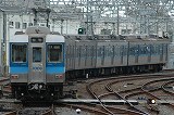 7000�`