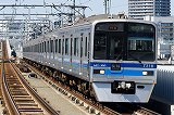 7300�`